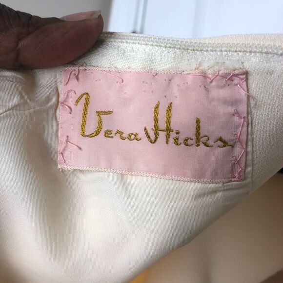 Vintage Vera Hicks long sleeve key hole dress, size medium - Picture 13 of 14